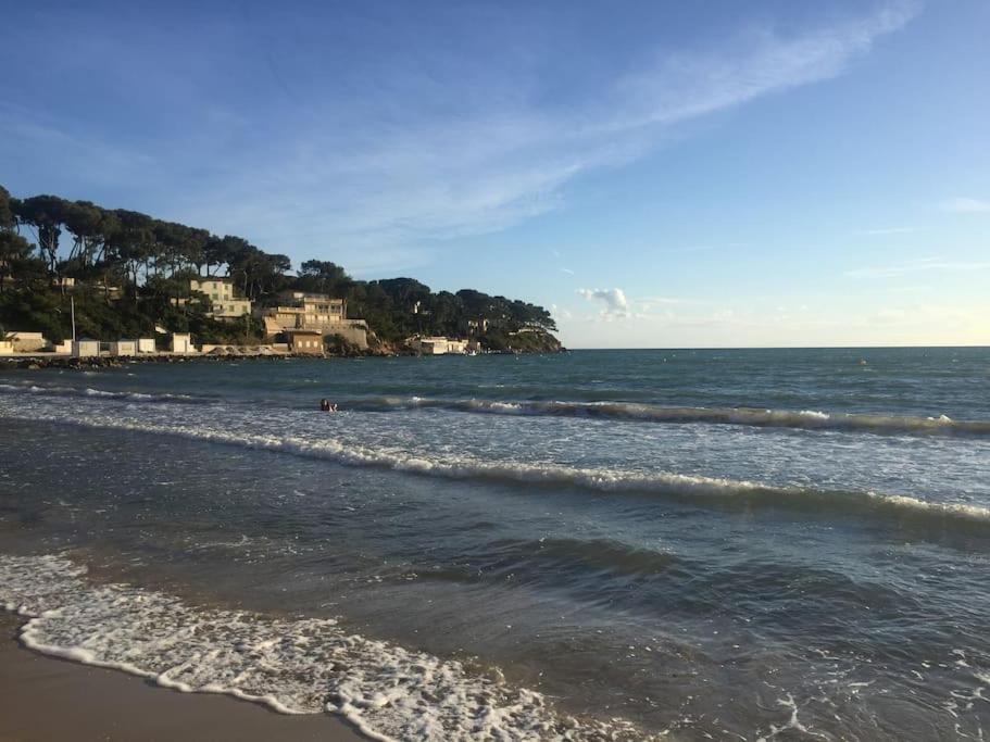 Les Appartements De La Marina Sanary-sur-Mer Exteriör bild