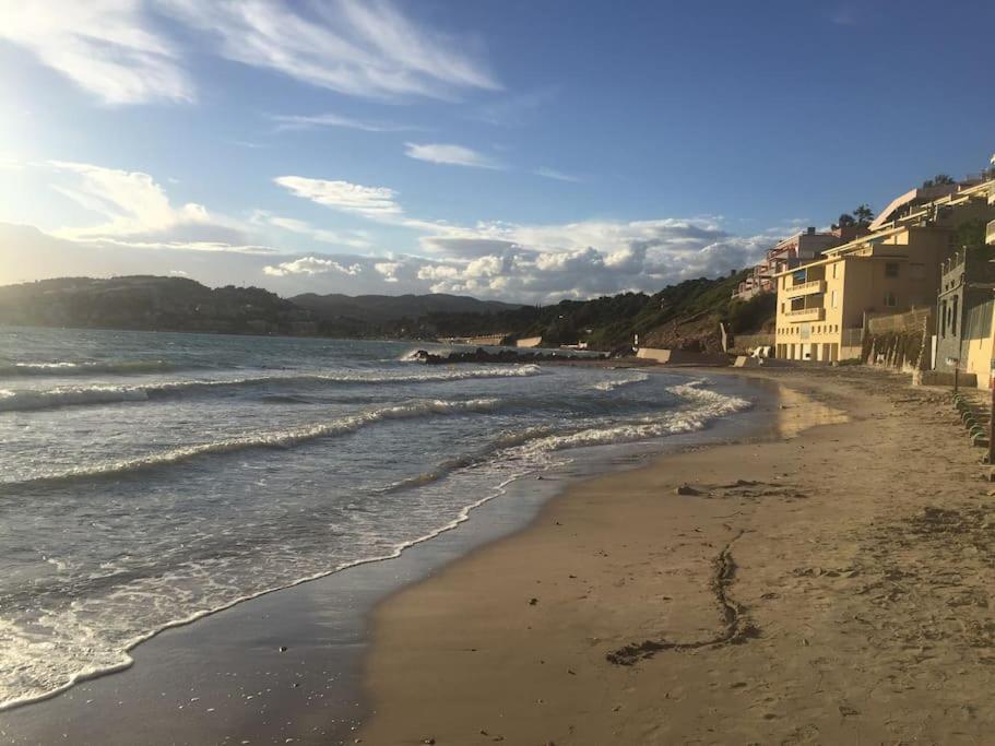 Les Appartements De La Marina Sanary-sur-Mer Exteriör bild